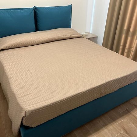 Casa Leonardo Apartment Комизо Екстериор снимка