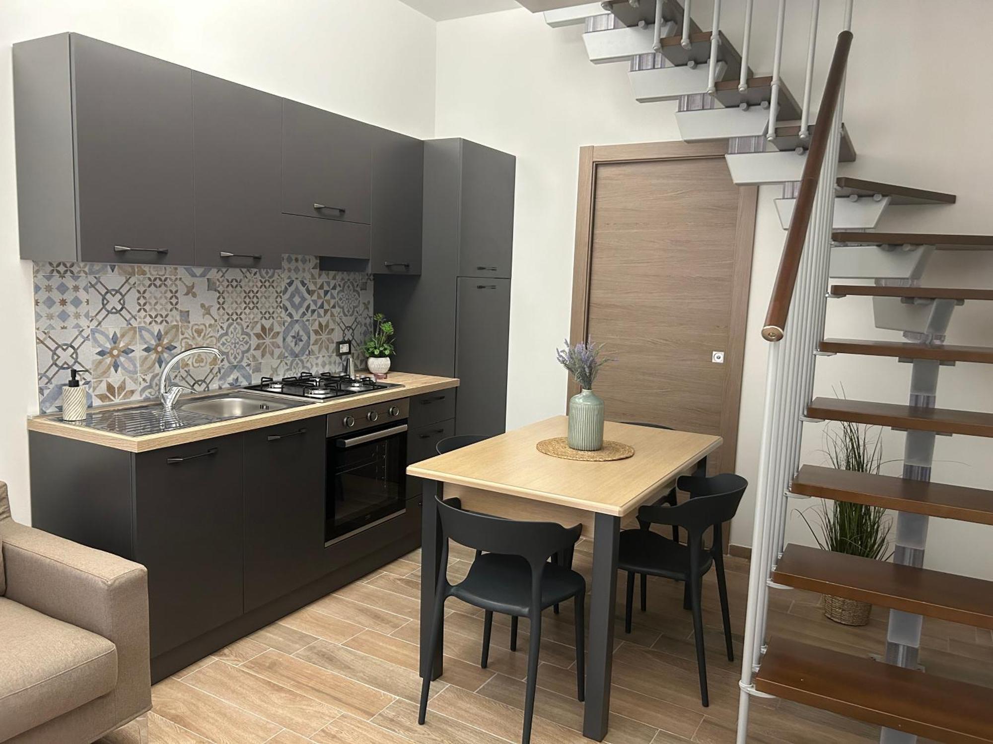 Casa Leonardo Apartment Комизо Екстериор снимка